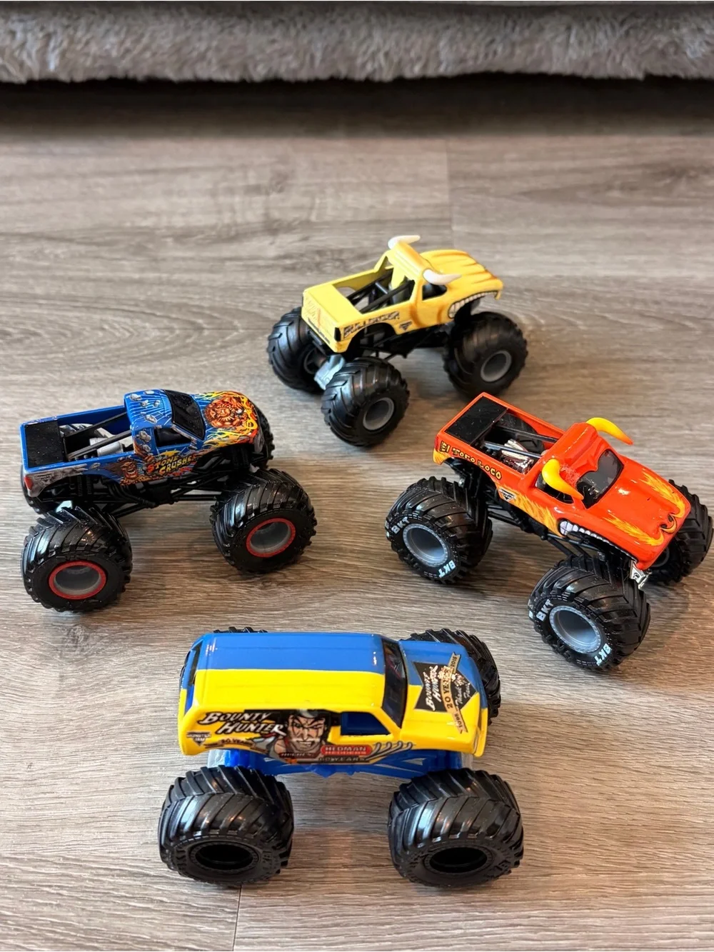 Set of 4 monster trucks
